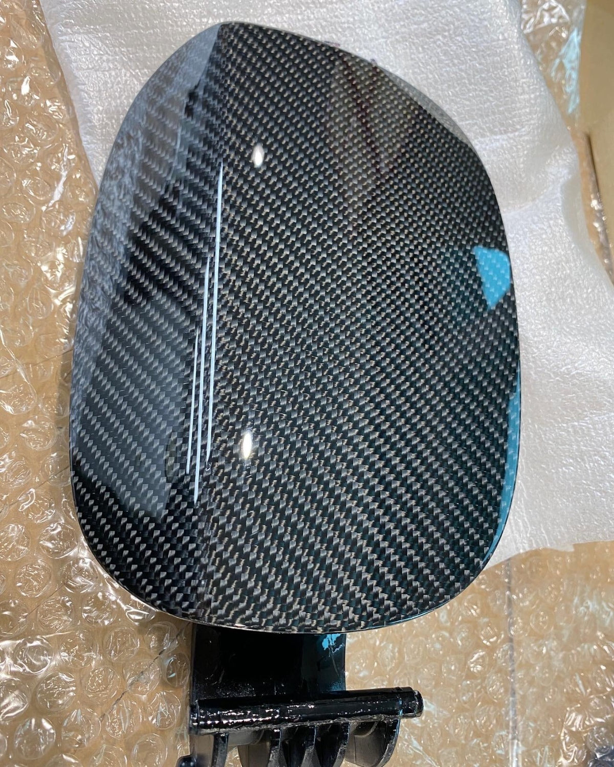 Real Carbon Fiber Gas Cap Fuel Door Cover for Hyundai Genesis Coupe