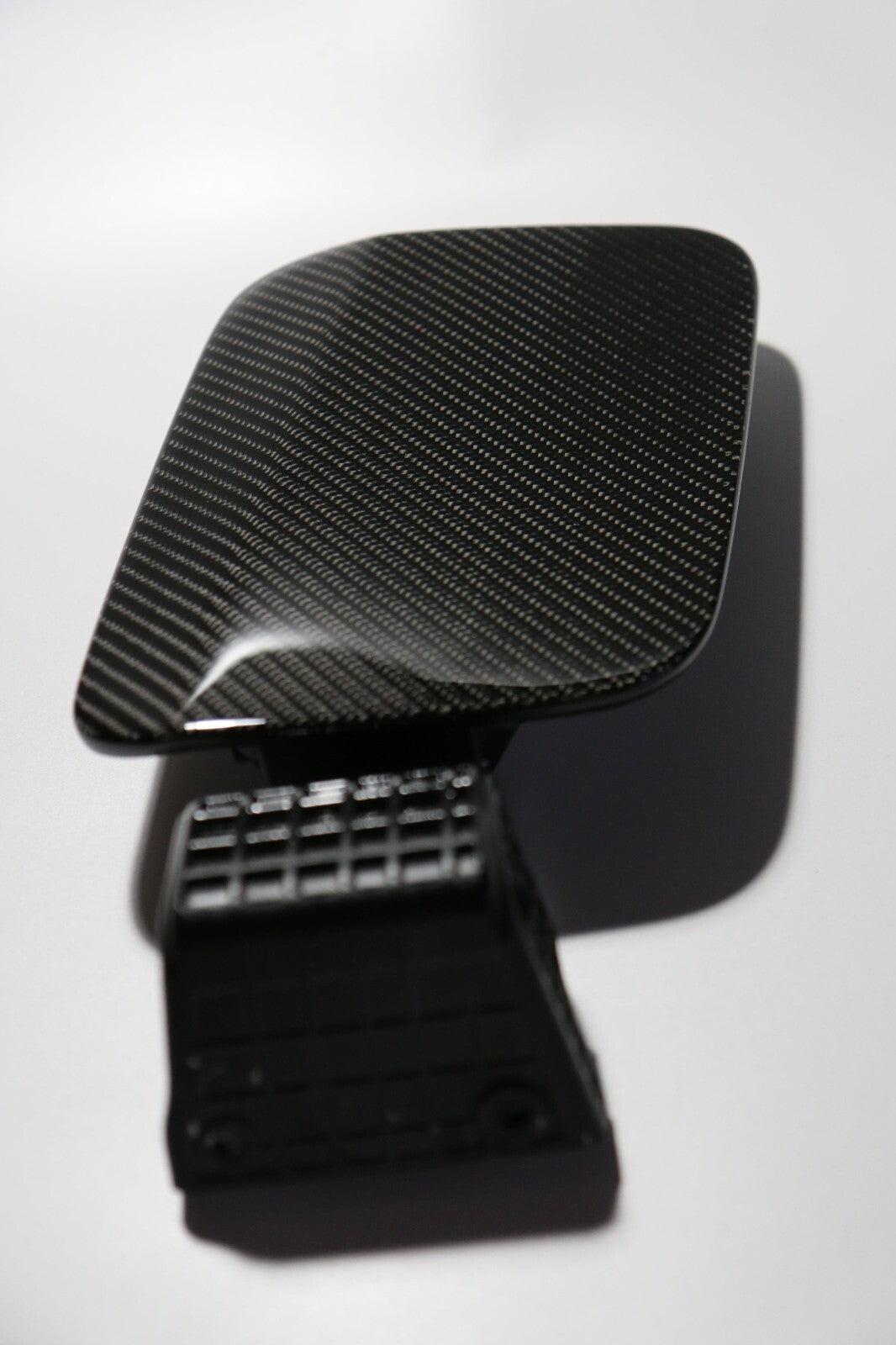CF FUEL DOOR / REAL CARBON FUEL DOOR LID for HYUNDAI 12 13 14 15 16 17 AZERA