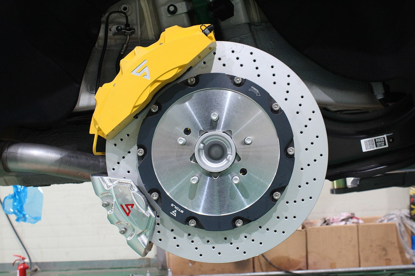 KIA CANIVAL 4G. (KA4, 2022-2026) Performance Big Brake Kit Front 8 Pot (405mm) Rear 4 Pot (380mm) EPB