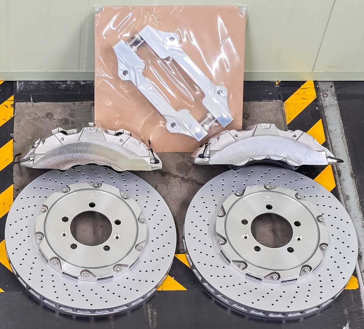 BMW F12 F13 650i (2012-2018) PERFORMANCE BIG BRAKE KIT FRONT 8 POT 405mm