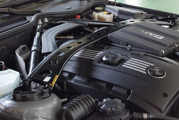 BMW Z4 E89 STRUT TOWER BAR by LUXON - Front Upper Chassis Brace (KOREA)
